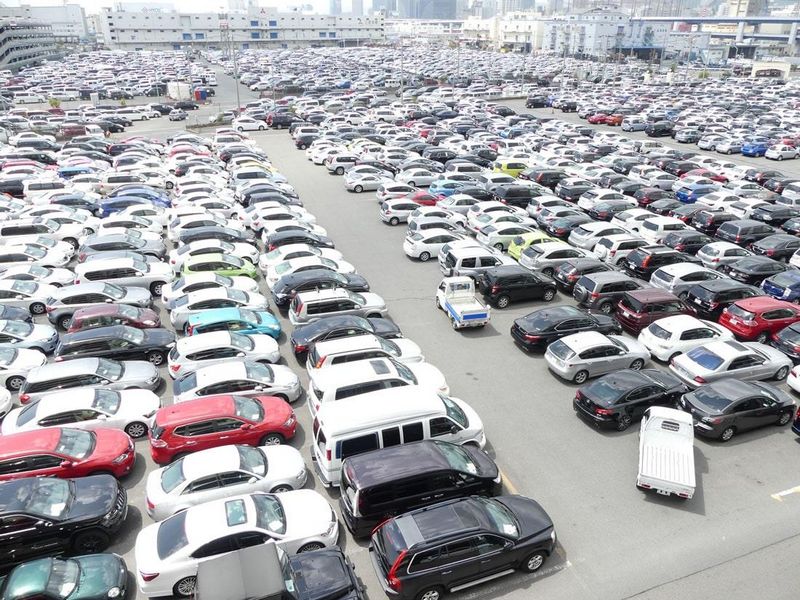 Twój przegląd transportu samochodu osobowego i ciężarowego z USA do Polski